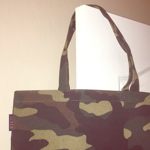 ONLY 1! J. Crew Camo Tote - Picture 8 of 10